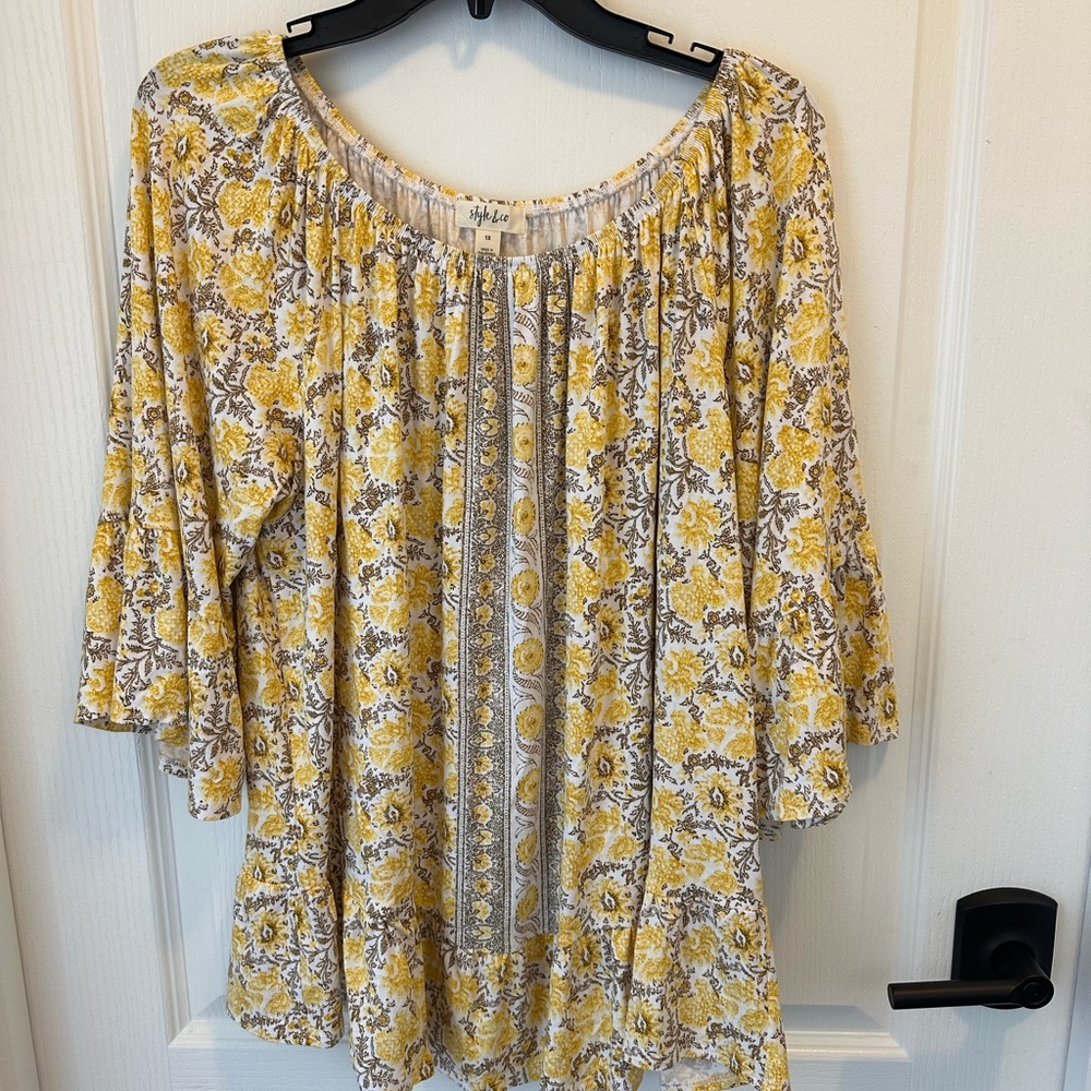 Beautiful comfy yellow top